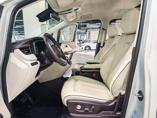 HongQi HQ9 2023 car image #15