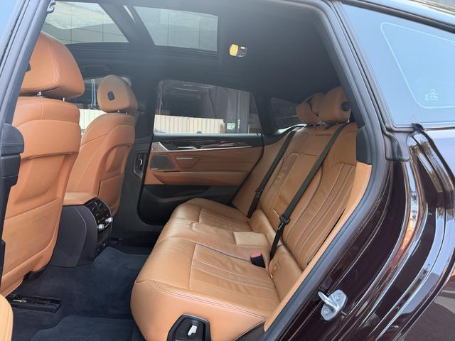 BMW 6 Series GT 2018 #15 BMW 6 Series GT 2018 car image #15