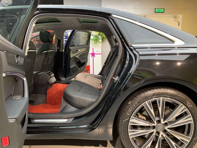 Audi A6L e-tron 2020 immagine di auto #15