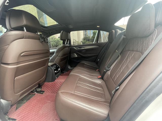 BMW M8 2020 car image #15