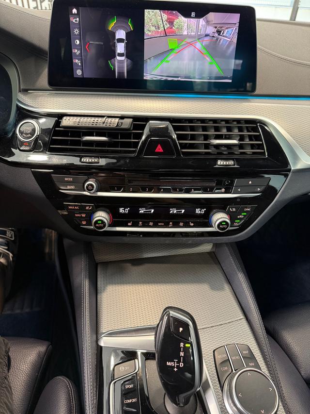 BMW 5 Series (Imported) 2019 #15 BMW 5 Series (Imported) 2019 car image #15