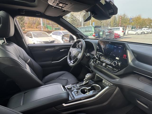 Toyota Crown Kluger 2023 car image #15