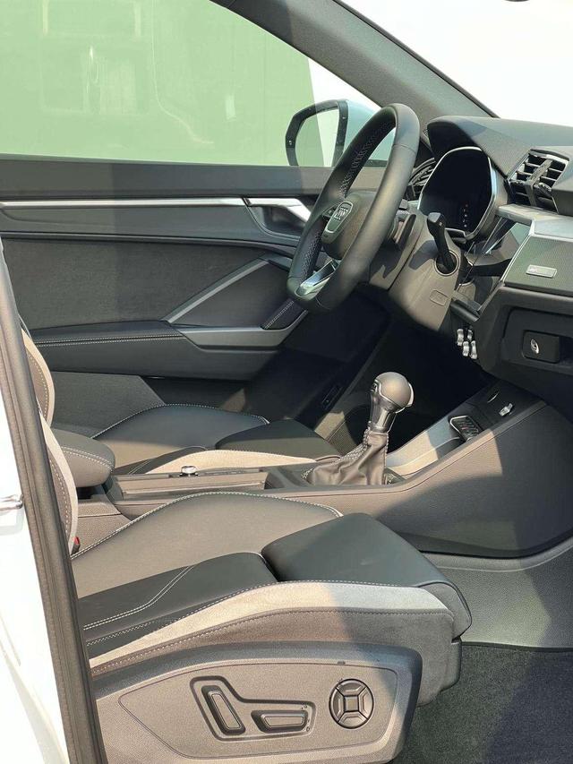 Mercedes-Benz SLK AMG 2024 #15 Mercedes-Benz SLK AMG 2024 صورة سيارة #15