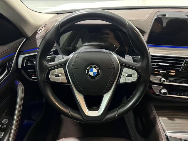 BMW i5 M60 2019 #15 BMW i5 M60 2019 car image #15