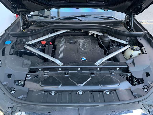 BMW X7 M60i 2019 car image #15