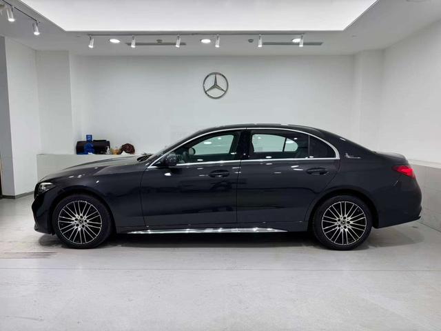 Mercedes-Benz R Class 2023 car image #15