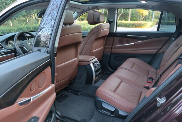 BMW 5 Series GT 2012 #15 BMW 5 Series GT 2012 صورة سيارة #15