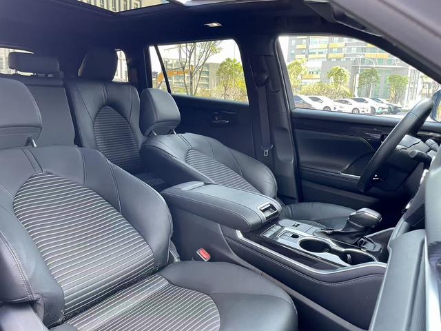 Toyota Crown Kluger 2022 #15 Toyota Crown Kluger 2022 car image #15