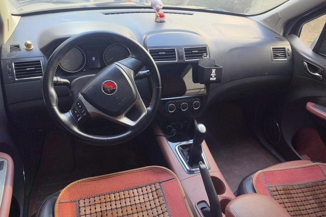 Forthing JOYEAR X5 2015 #15 Forthing JOYEAR X5 2015 car image #15