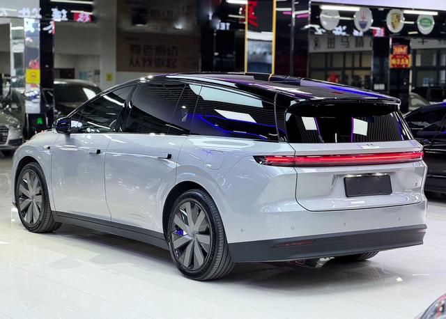 Li i8 2025 изображение автомобиля #15