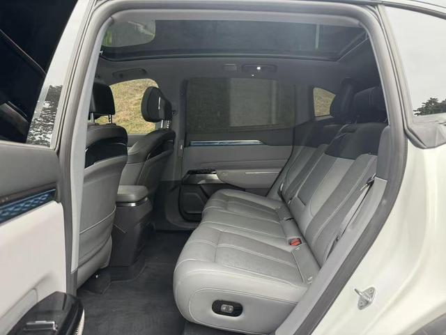 Zeekr 7X 2024 car image #15