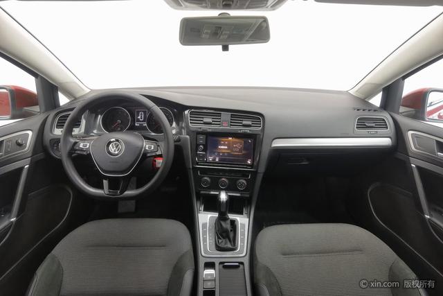 Volkswagen Golf 2019 car image #15