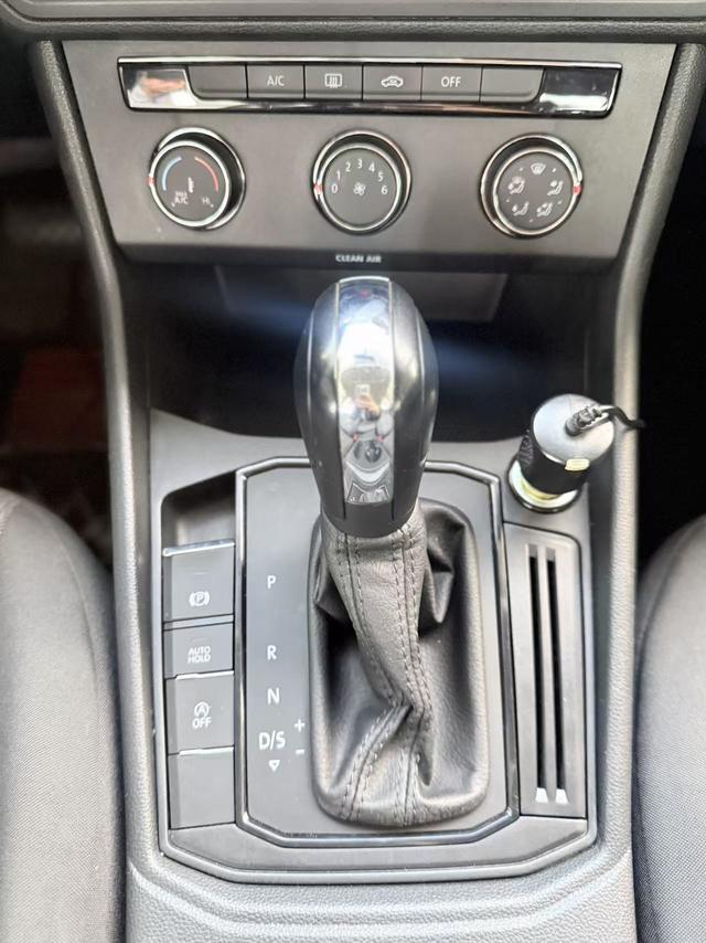 Volkswagen Lavida 2020 car image #15