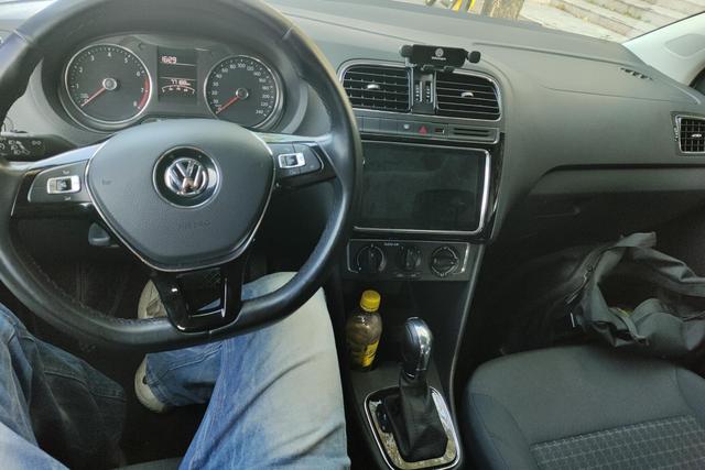 Volkswagen Polo 2018 car image #15