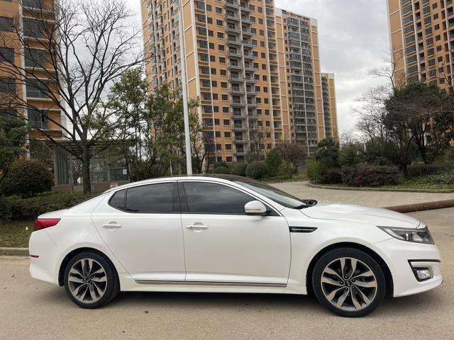 Kia K5 2015 car image #15