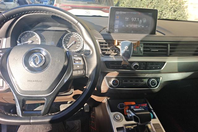 Forthing JOYEAR X5 2018 car image #15