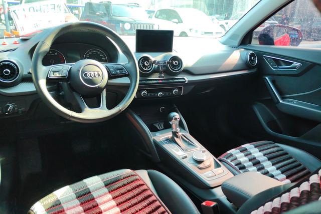 Audi Q2L 2020 car image #15