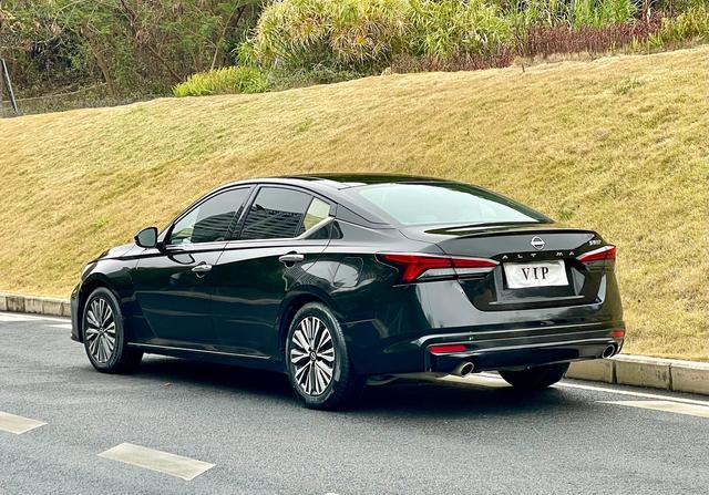 Nissan Teana 2023 car image #15