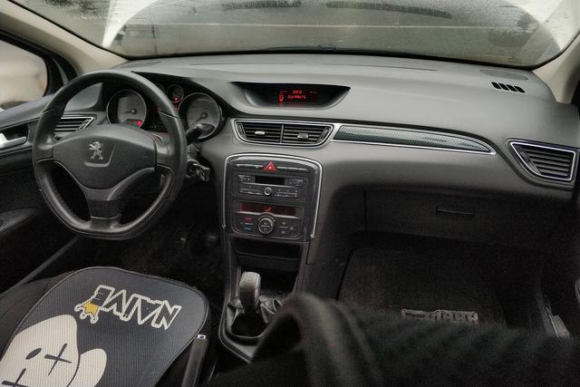Peugeot 308 2015 car image #15
