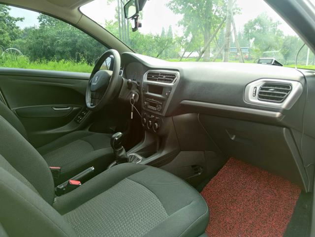 Peugeot 301 2014 car image #15