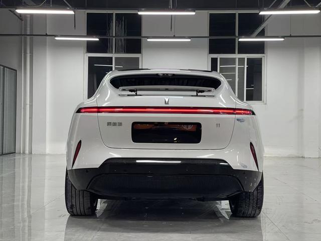 Avatr 11 2023 car image #15