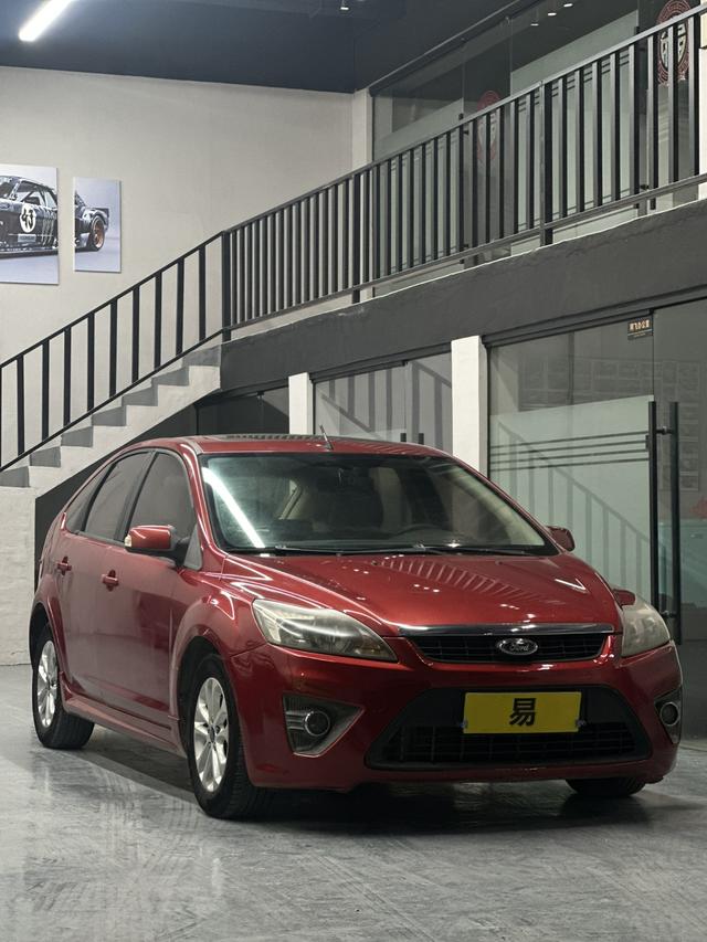 Ford Focus 2012 car image #15