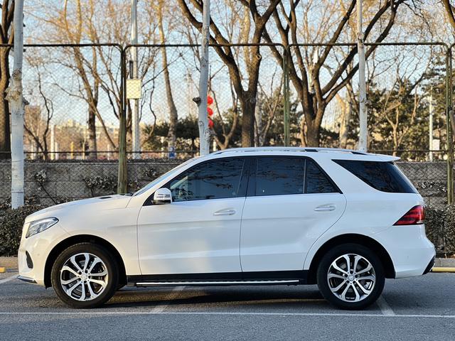 Mercedes-Benz GLE Class 2016 car image #15