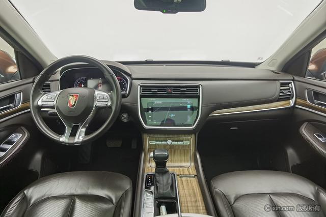 Roewe RX8 2019 car image #15