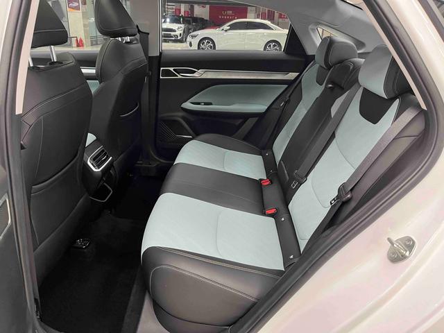 GEELY Emgrand L 2022 صورة سيارة #15