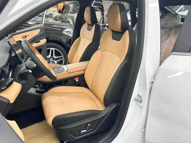 Livan 7 2025 car image #15