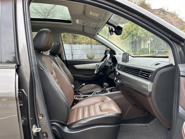 Forthing JOYEAR X6 2017 car image #15