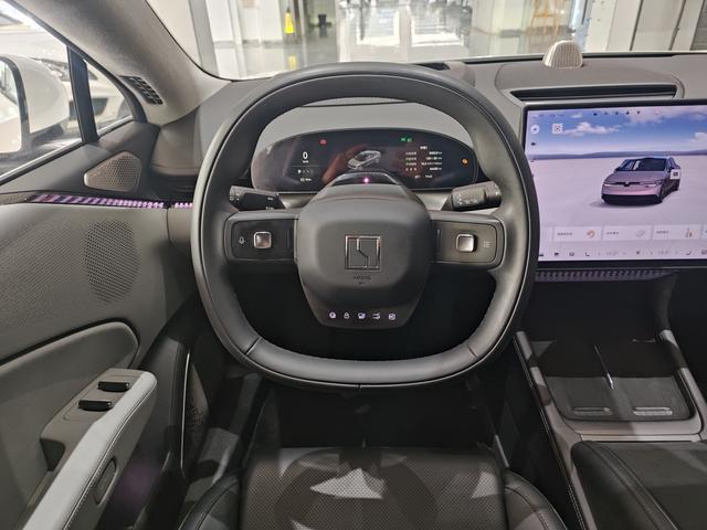 极氪 极氪007 2023 汽车图片 #15