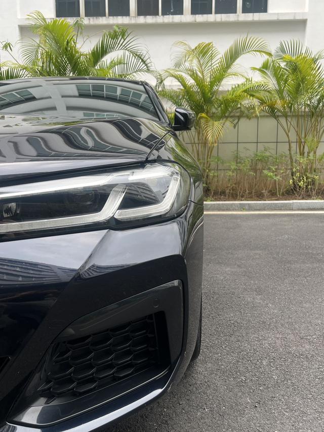 BMW 5 Series 2023 immagine di auto #15