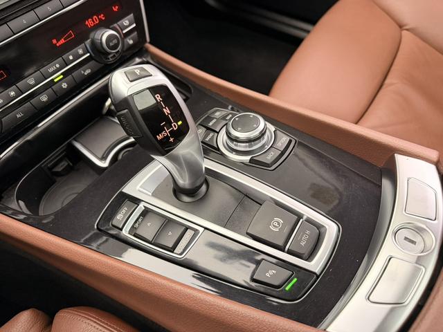 BMW 5 Series GT 2012 car image #15