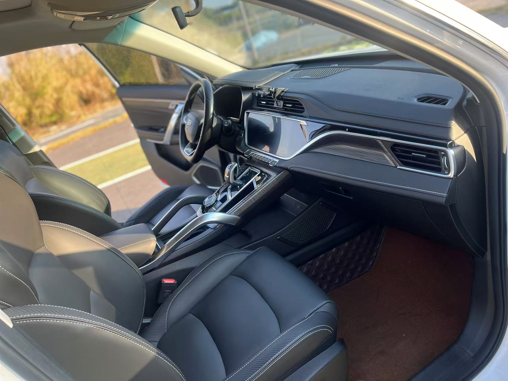 GEELY 2019 car image #15