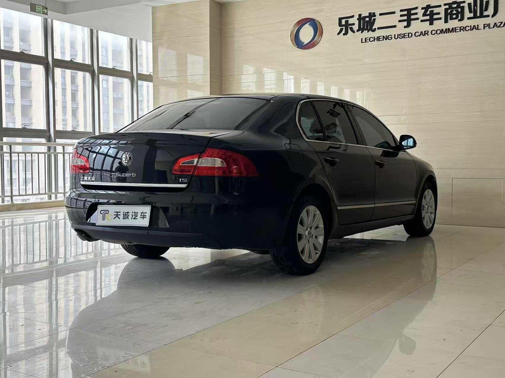 Skoda Superb 2013 immagine di auto #15