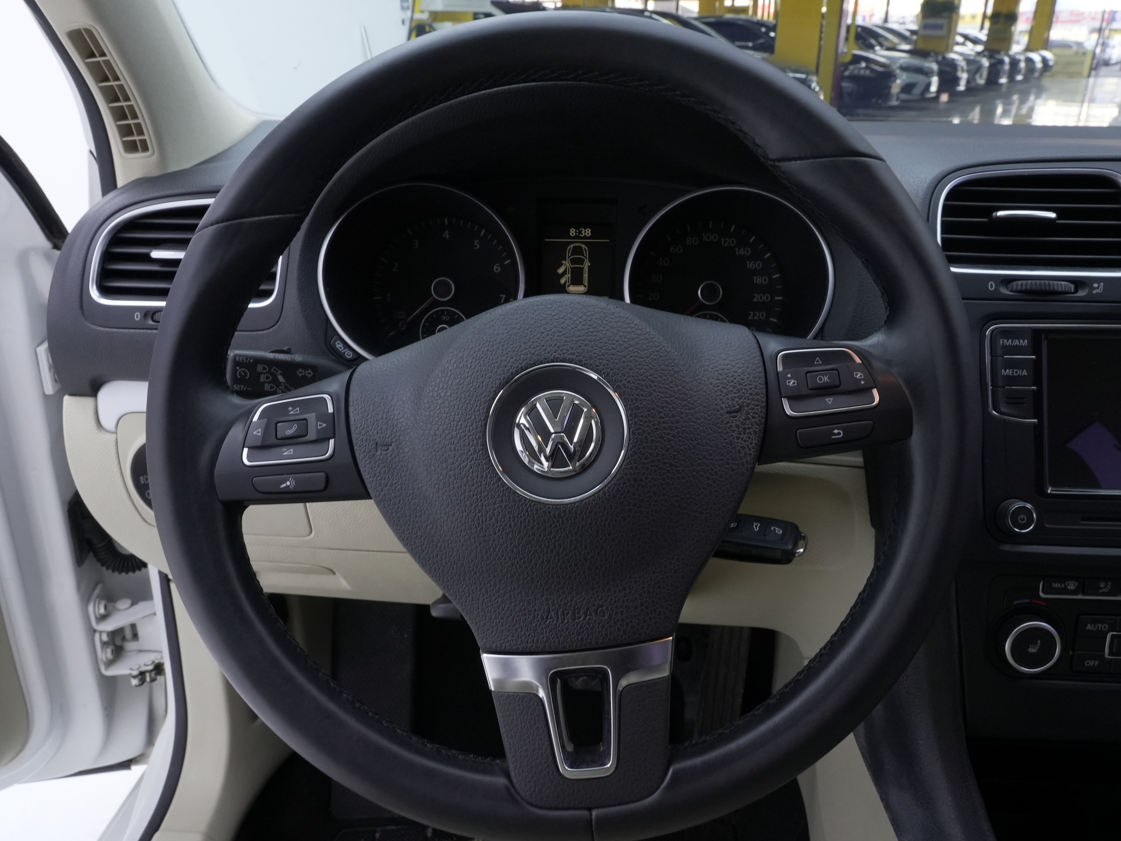 Volkswagen Golf 2013 car image #15