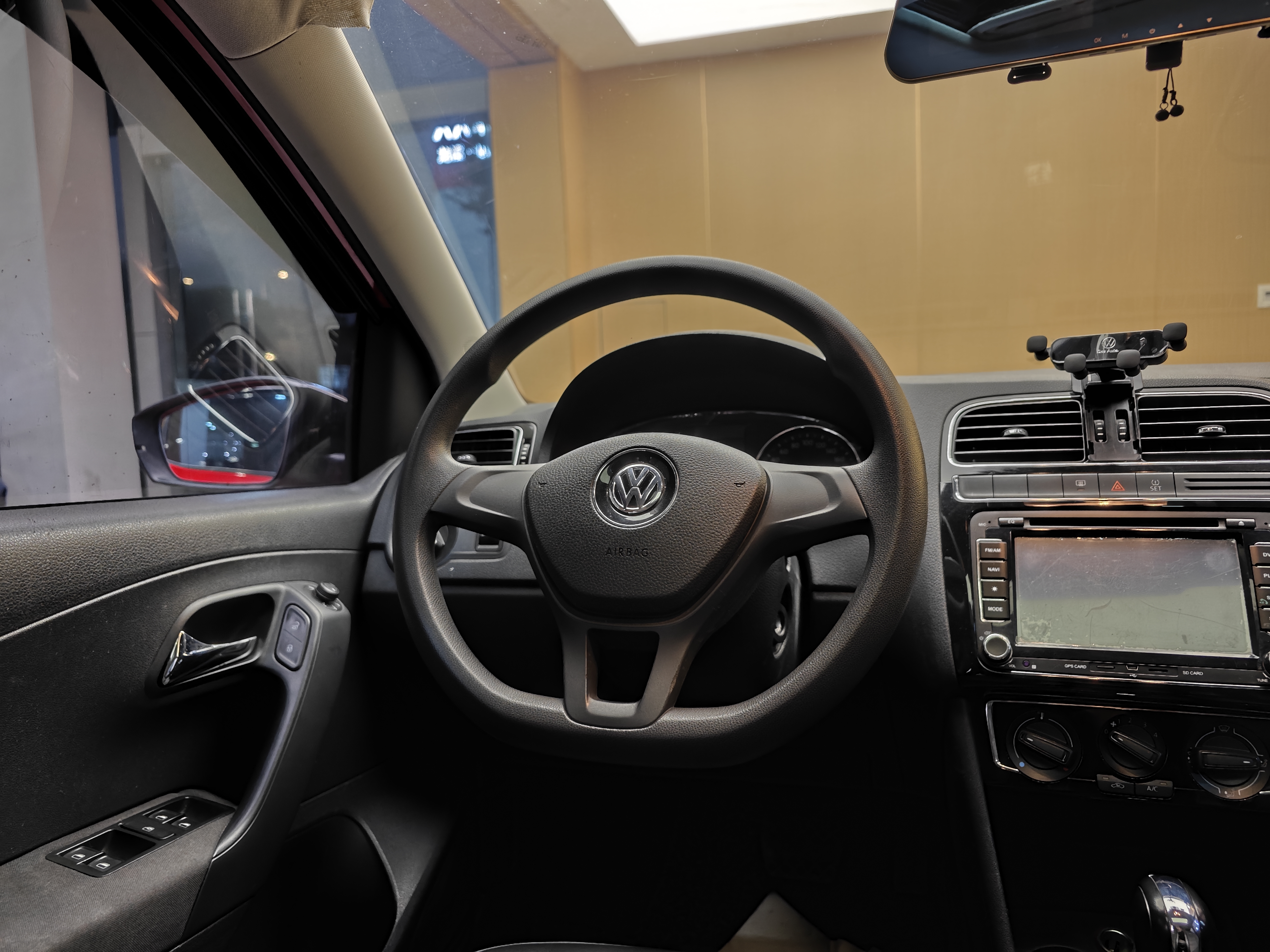 Volkswagen Polo 2015 #15 Volkswagen Polo 2015 car image #15