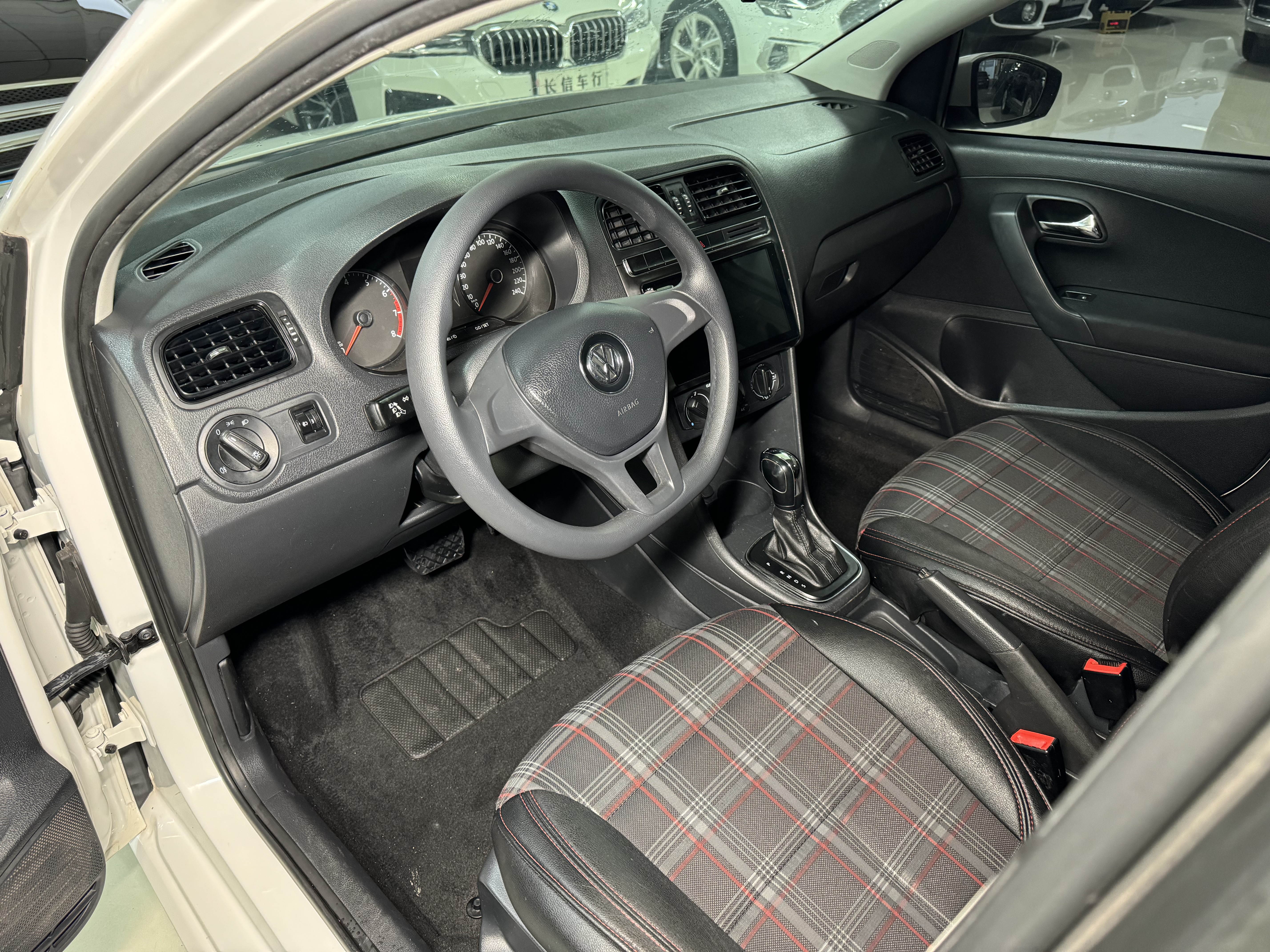Polo 2017 #15 Polo 2017 car image #15
