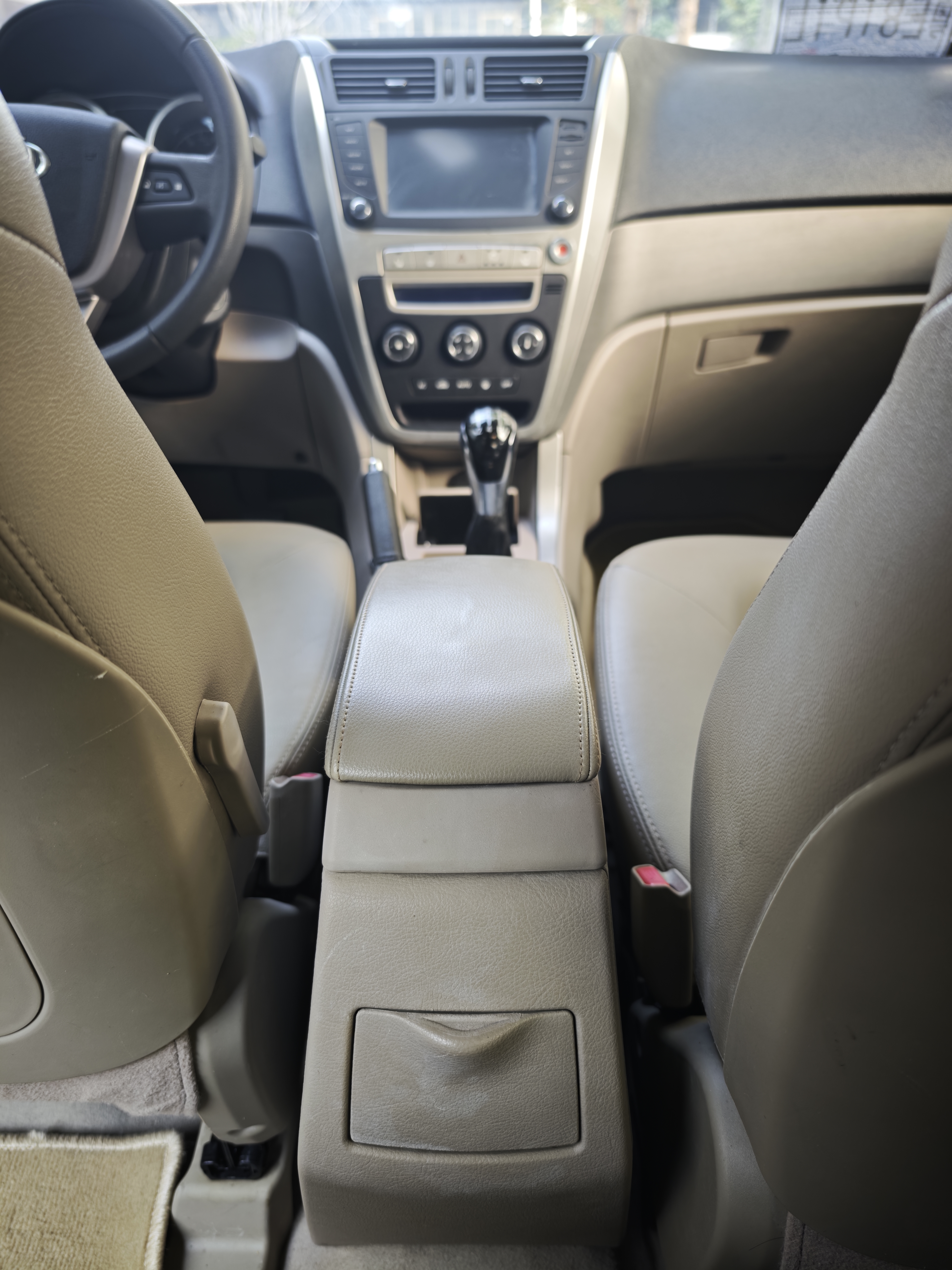 GEELY GX7 2012 car image #15