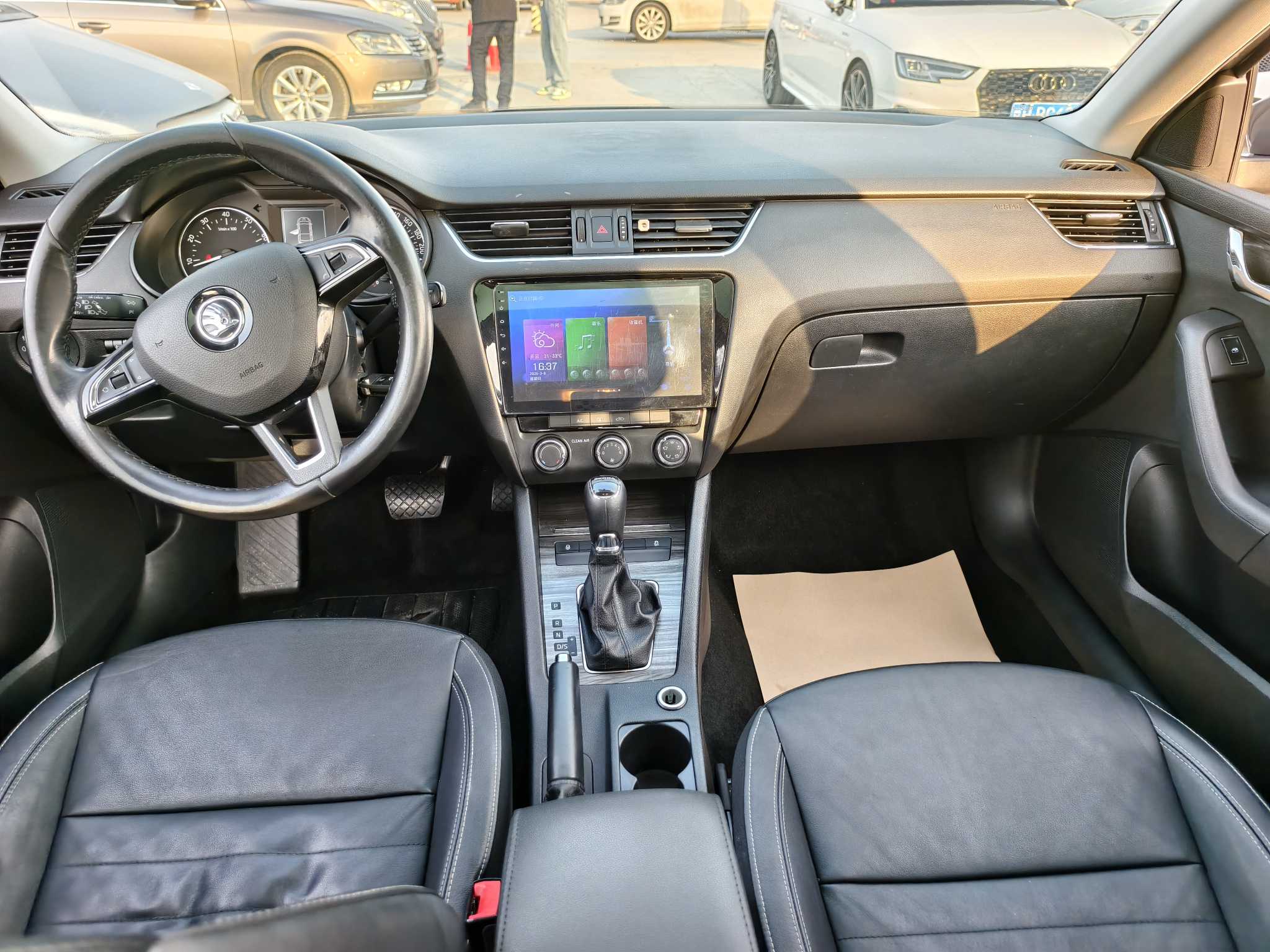 Skoda Octavia 2017 car image #15