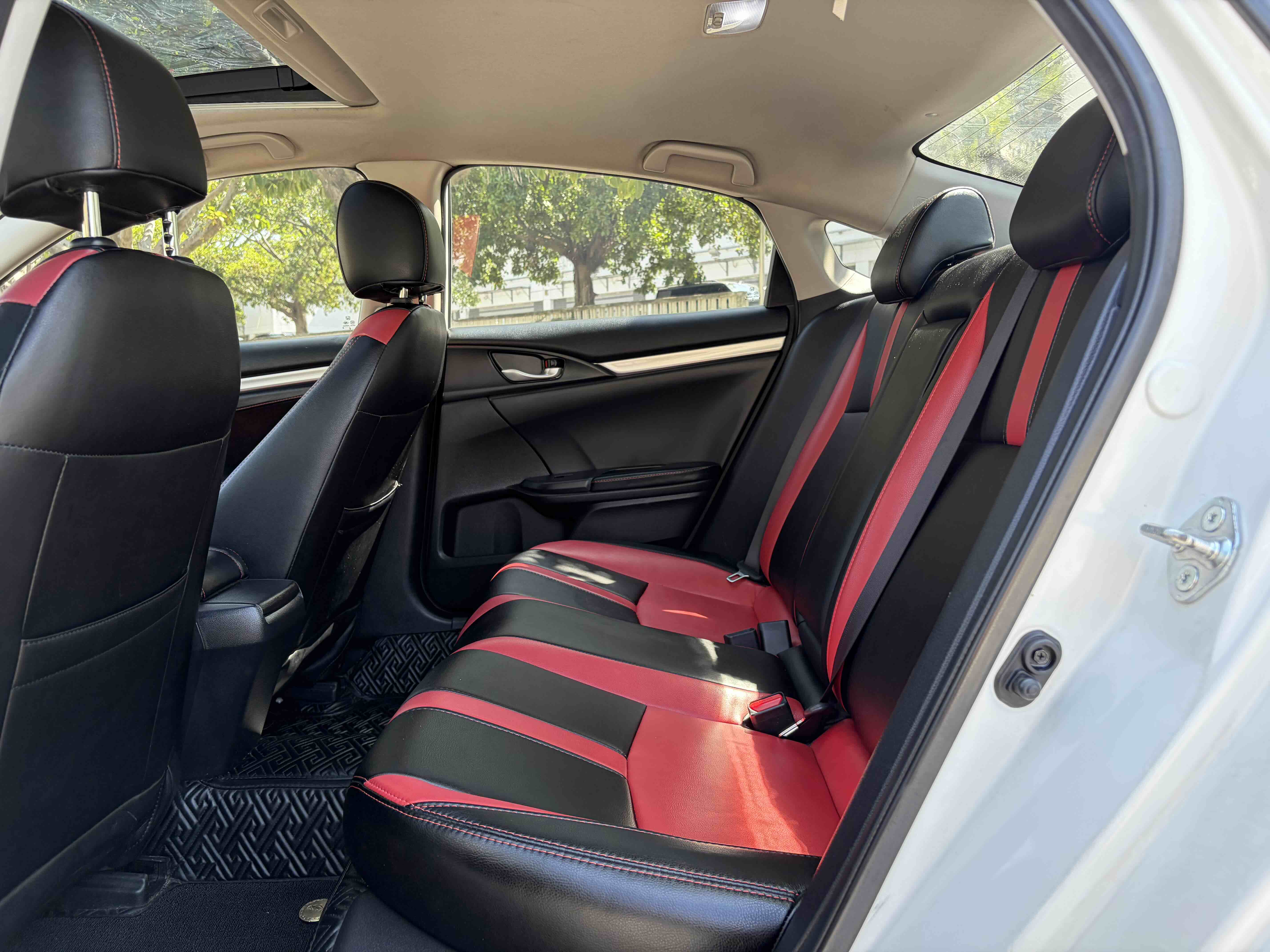 Honda Civic 2019 car image #15