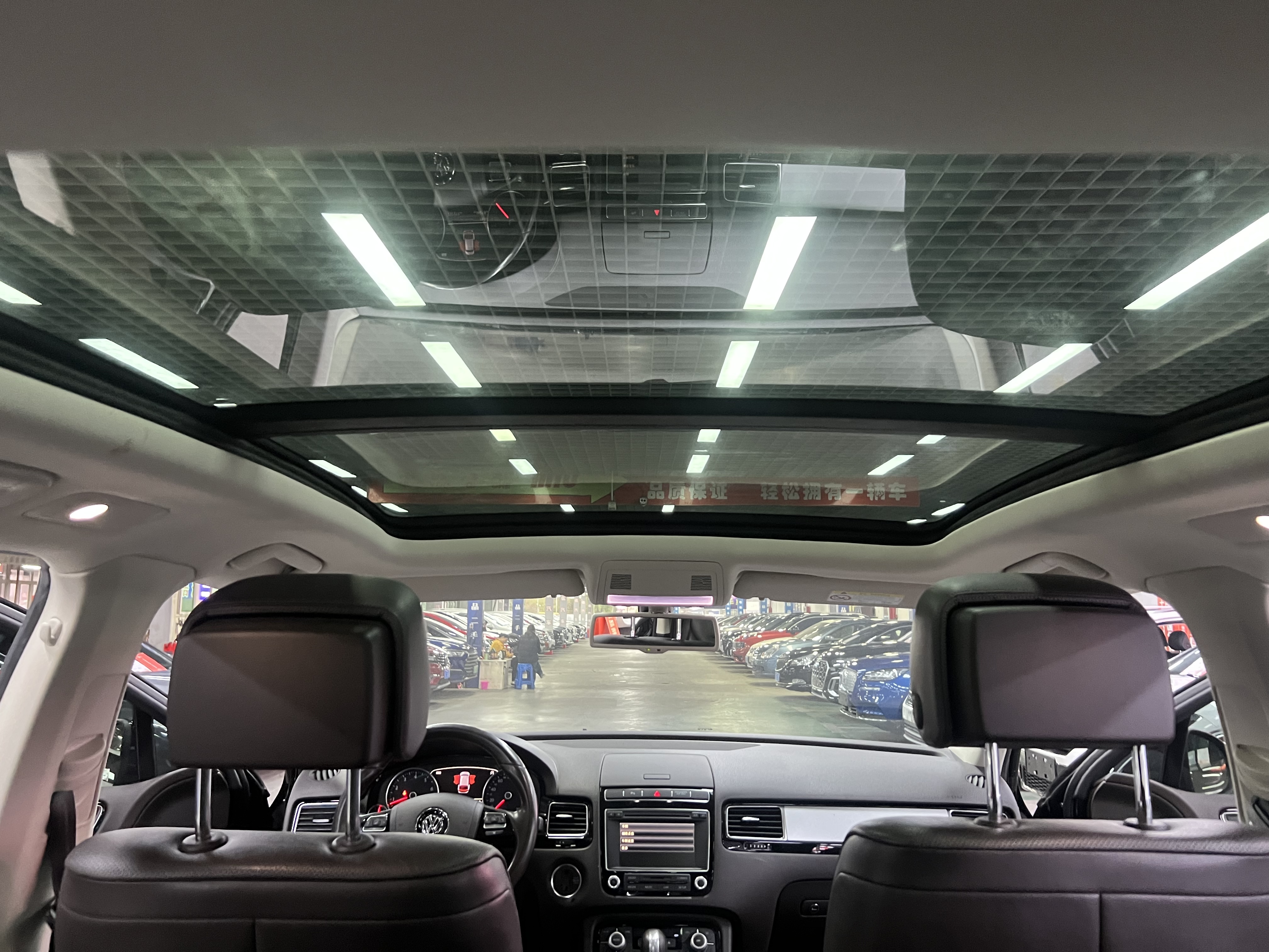 Volkswagen Touareg 2016 car image #15