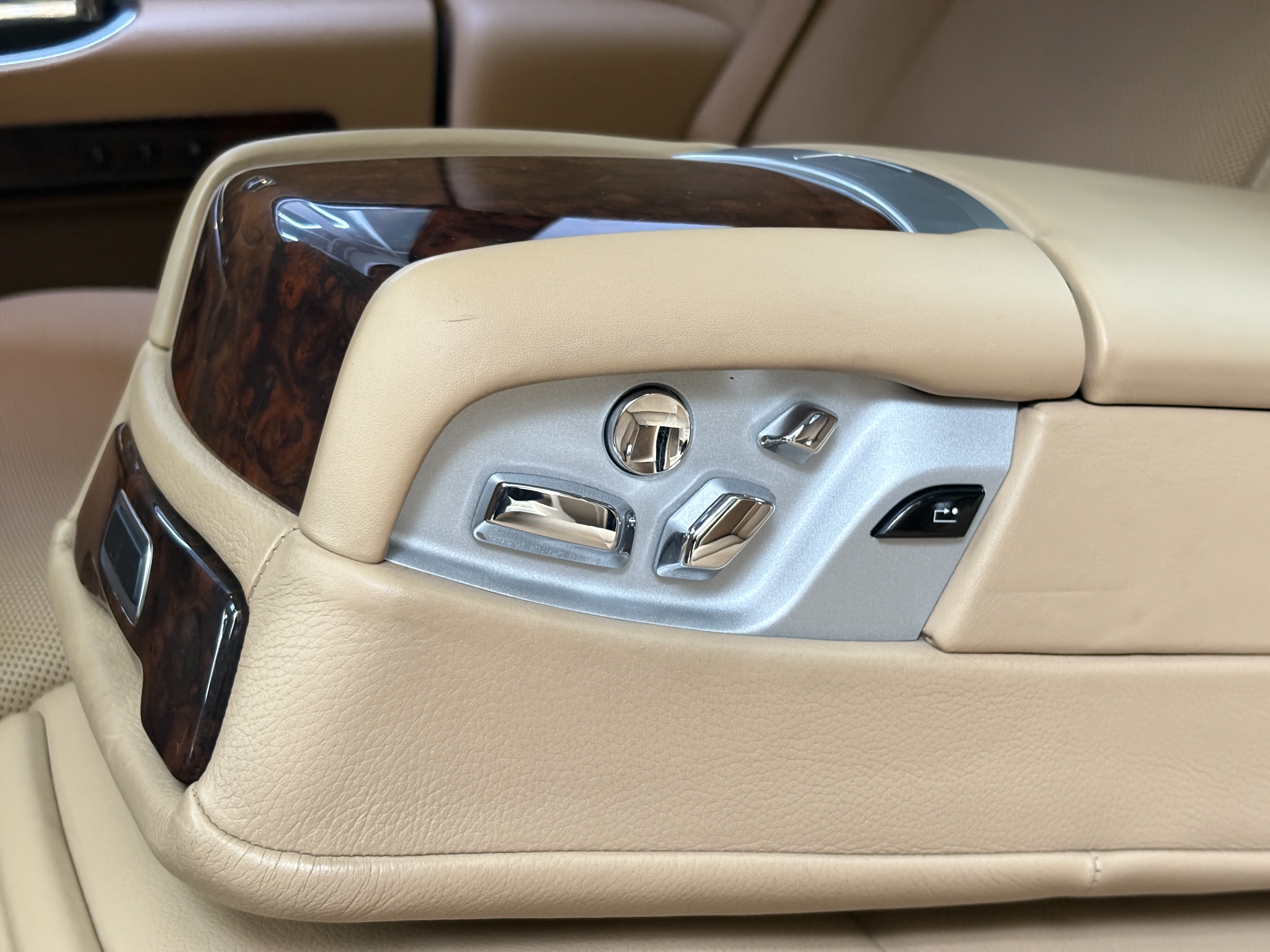 Rolls-Royce 2012 car image #15