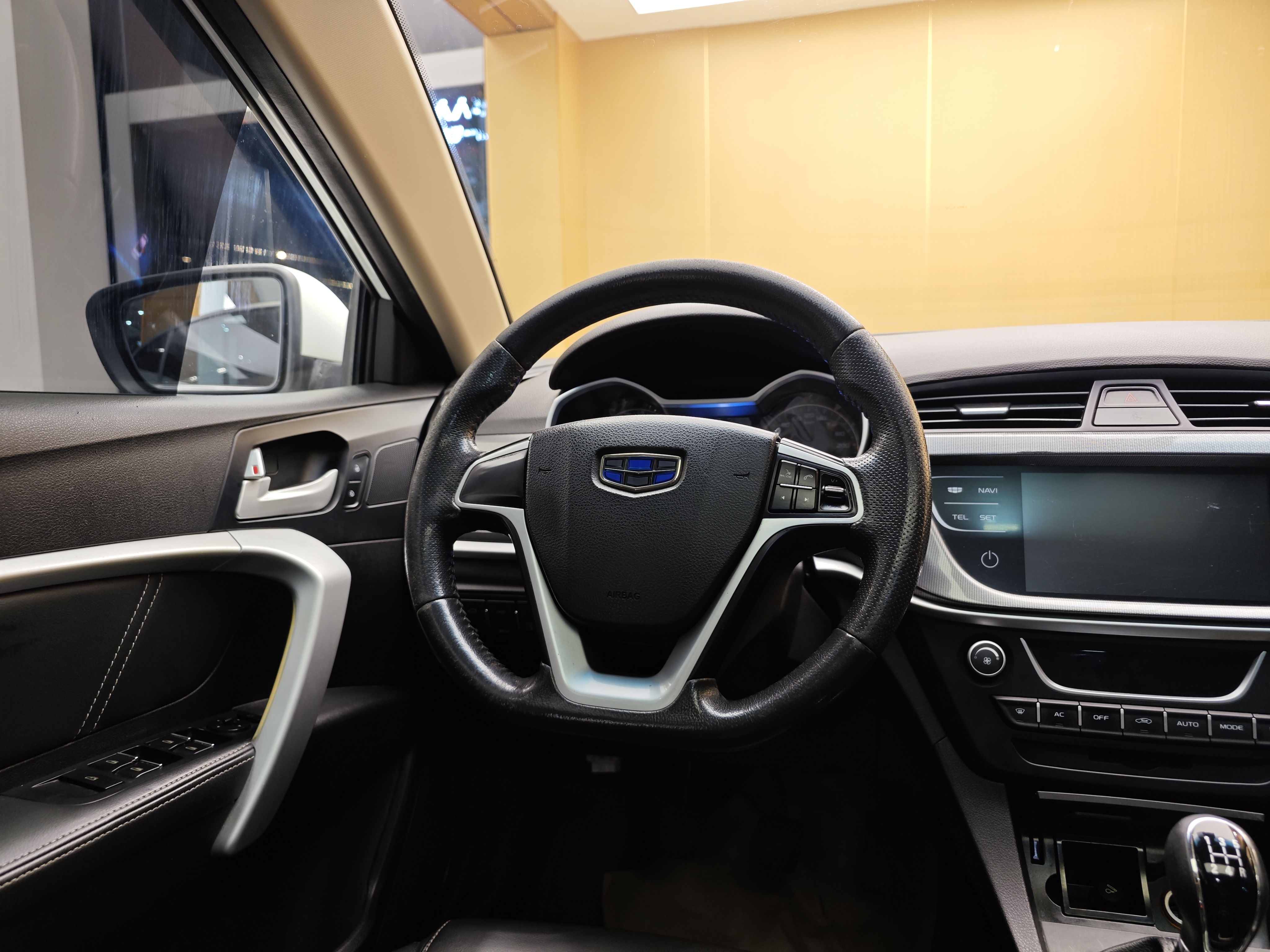 GEELY Emgrand 2018 car image #15