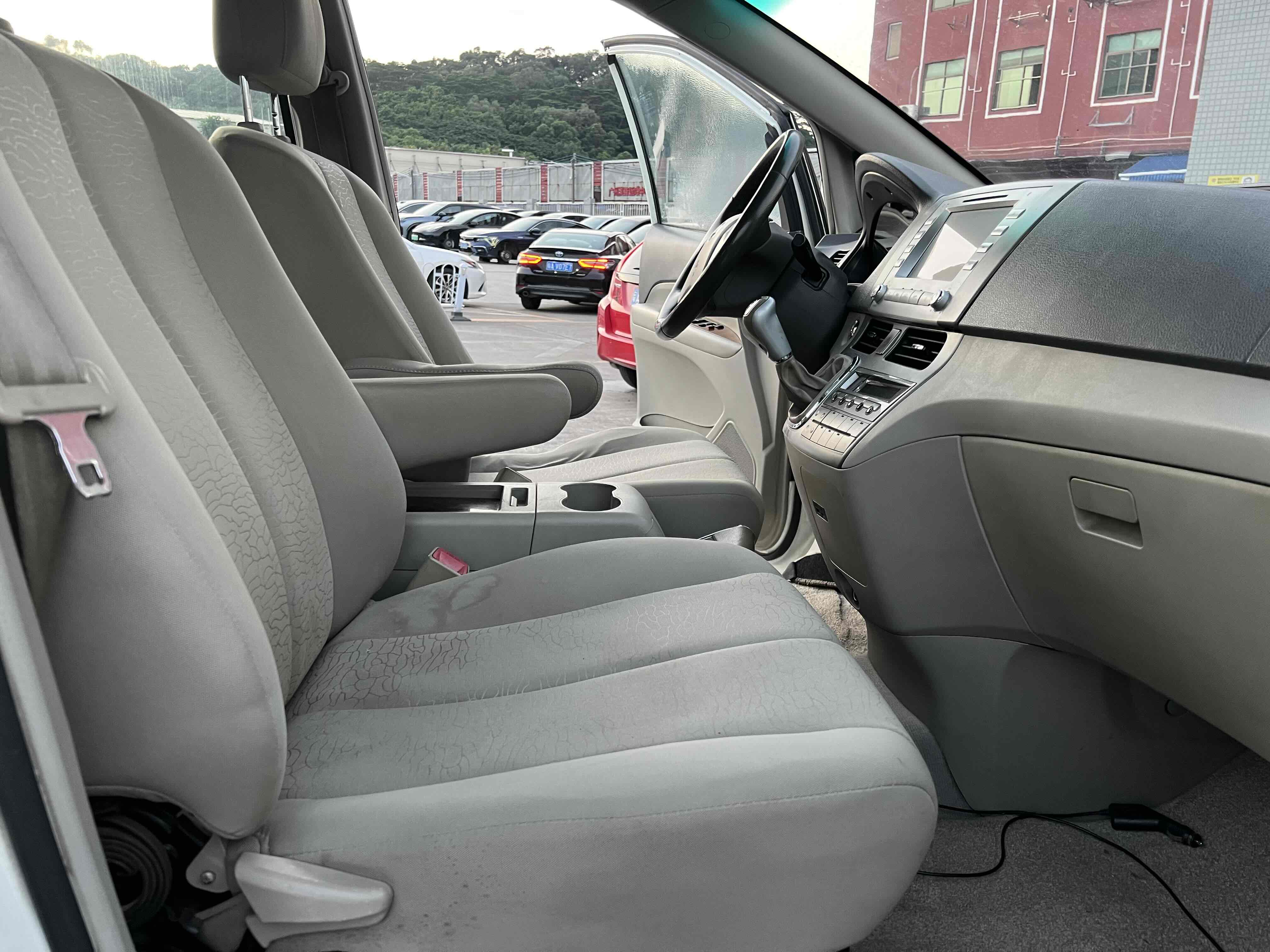 BYD M6 2014 car image #15