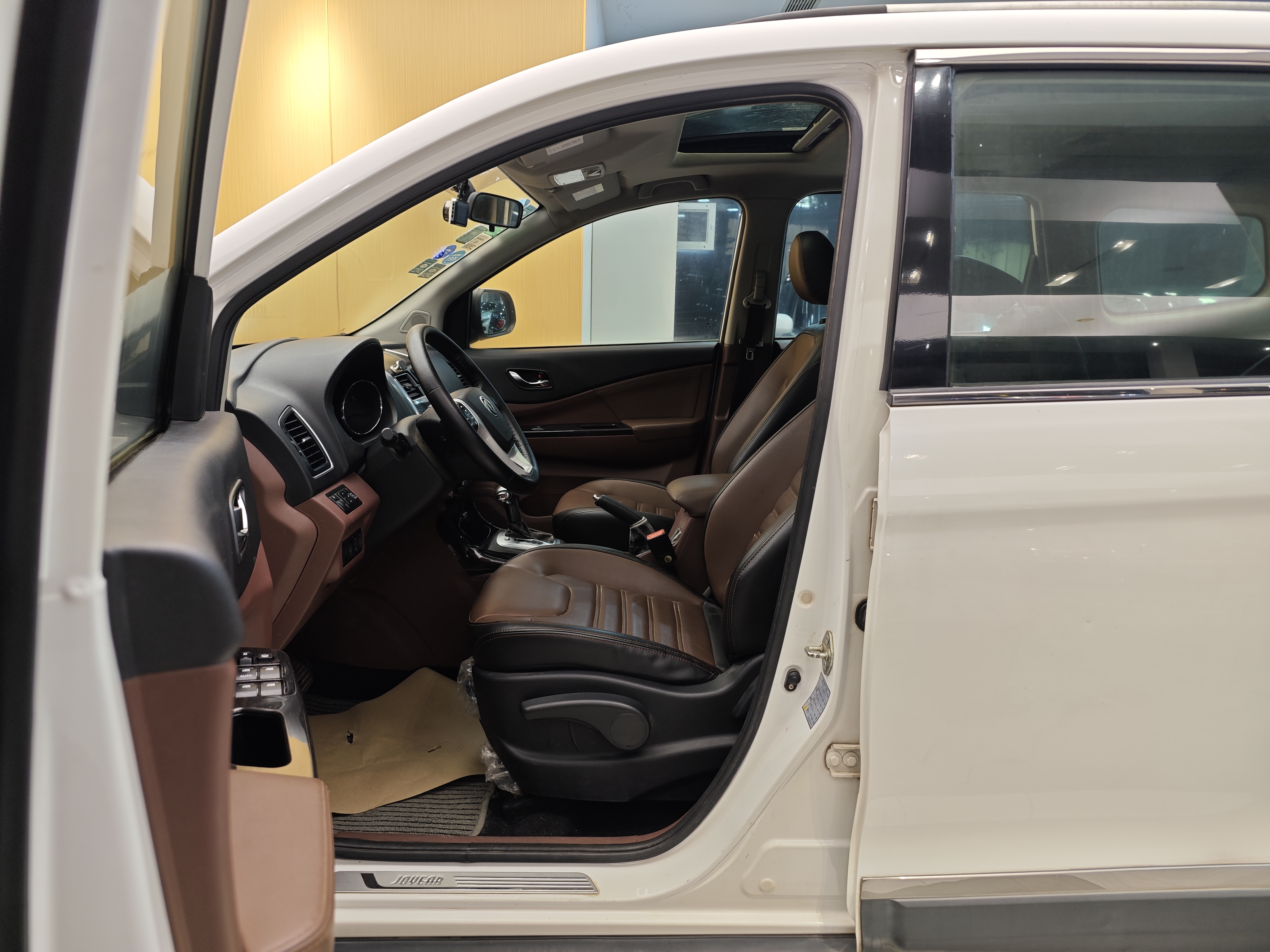 Forthing SX6 2016 car image #15