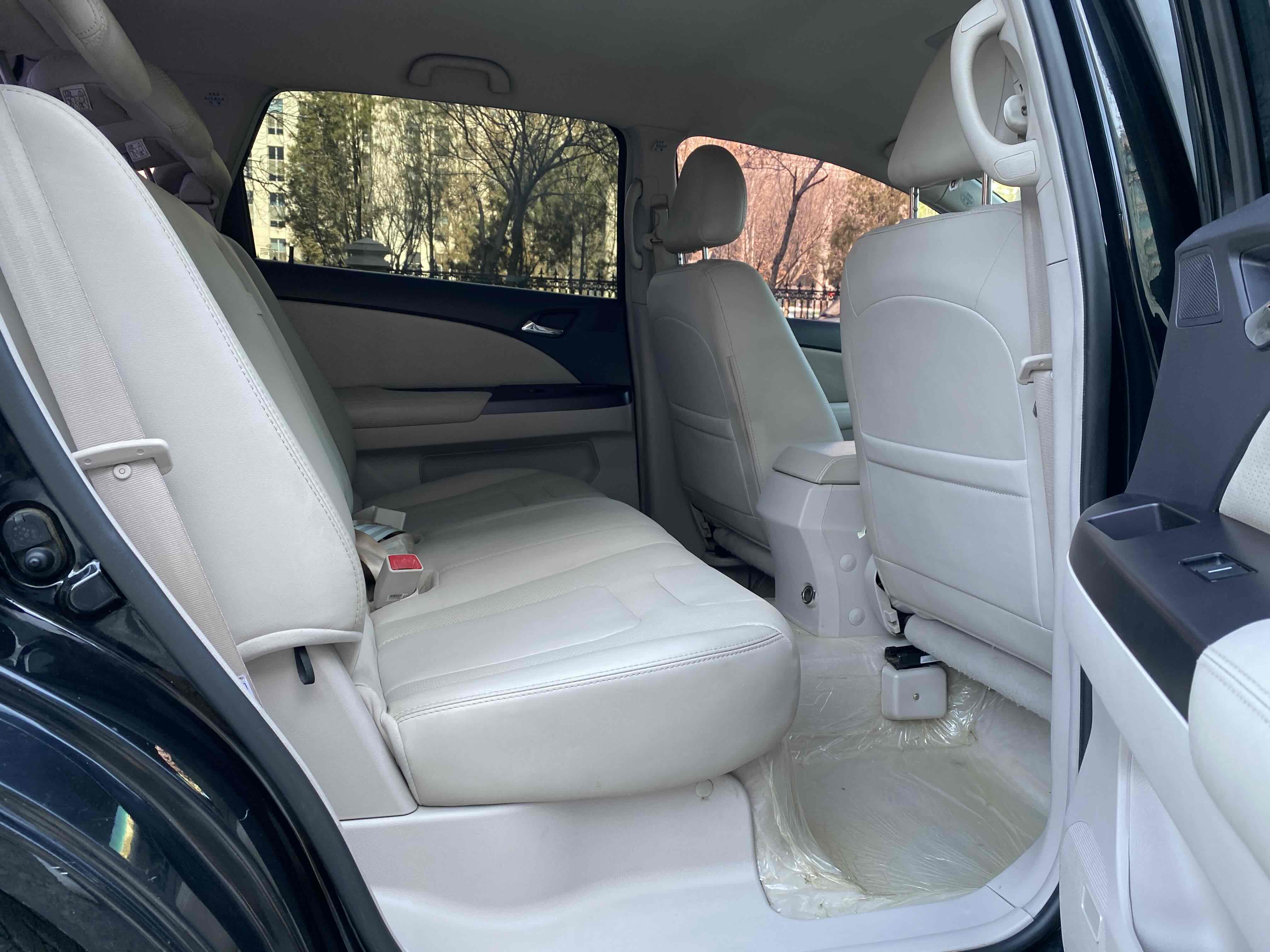 BYD e6 2014 car image #15