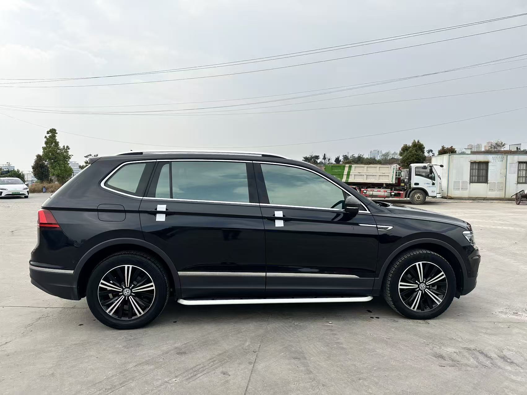 Volkswagen Tiguan L 2017 #15 Volkswagen Tiguan L 2017 car image #15