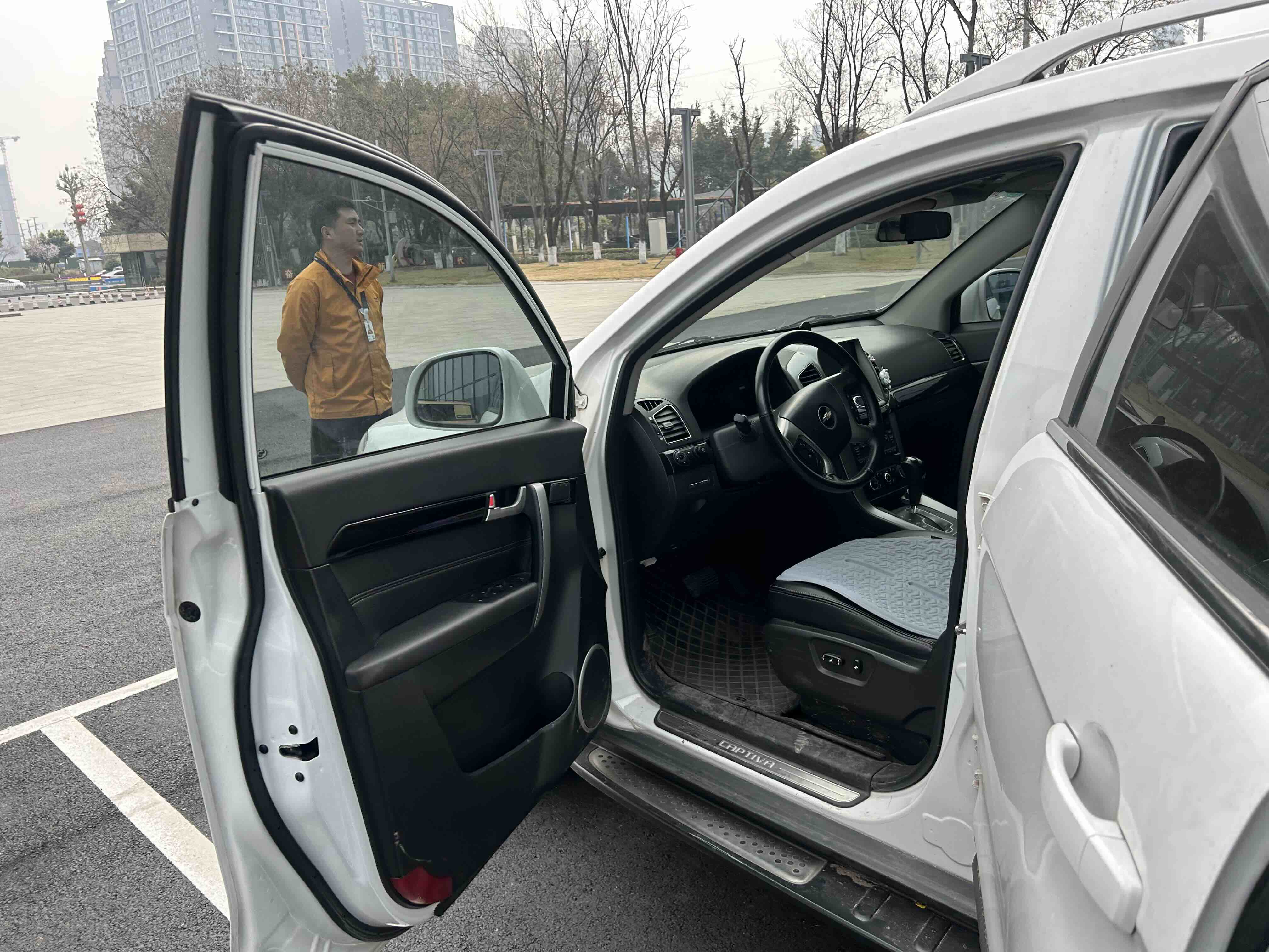 Chevrolet Captiva 2016 car image #15